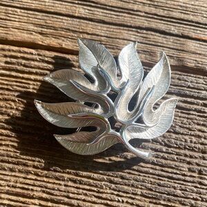 Vintage Crown Trifari Brushed Silver Tone Leaf Brooch Pin classic minimalist